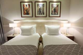 Отель Hotel International Iasi Яссы Двухместный номер Делюкс с 2 отдельными кроватями-1